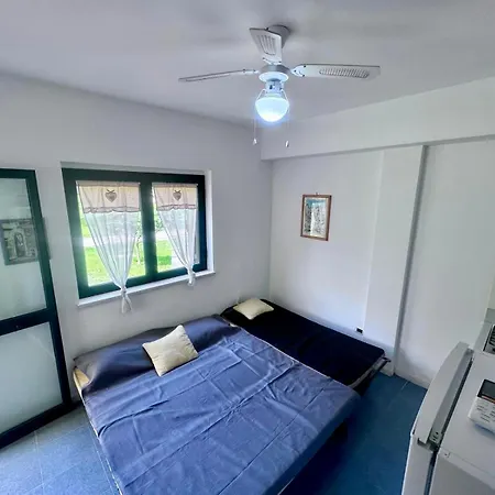Casa Vacanza Dentro Al Villaggio Santandrea Ferienhaus
